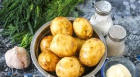 Как приготовить картошку в духовке с майонезом и чесноком