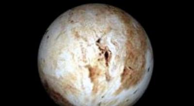 Descrizione di Plutone.  Perché Plutone è offeso?  Chi e perché lo ha privato del suo status di pianeta.  Dimensioni di Plutone, Luna e Terra