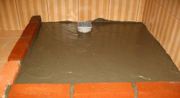 Come scegliere e installare una piletta per doccia in un pavimento sotto piastrelle